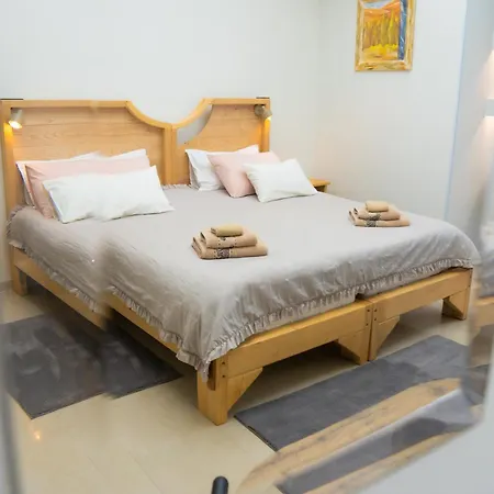 Teatar 3a Bed & Breakfast Subotica